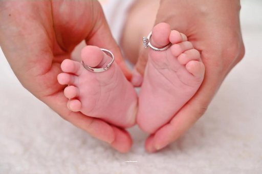 试管代怀生子合法吗宝宝肚子胀气